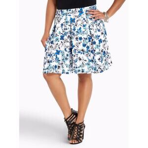 Torrid Blue Floral Scuba Skirt Women Size 0 White Stretch Flare Skater